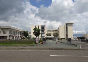 湯沢市立湯沢東小学校・湯沢北中学校(周辺)